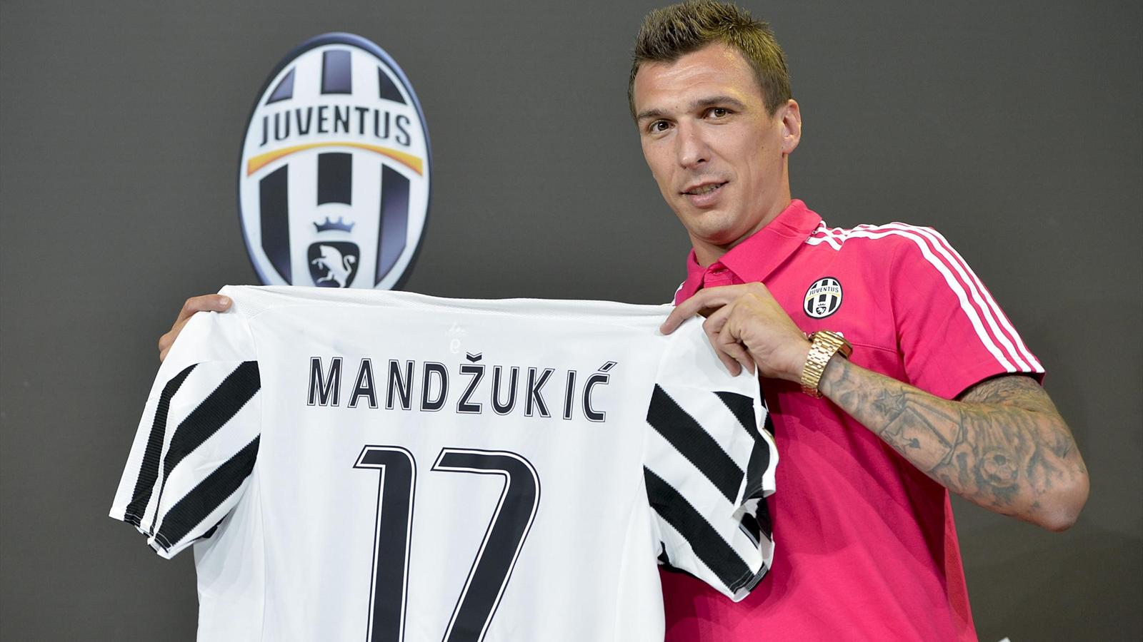 Seconda Maglia Juventus MARIO MANDZUKIC Seconda Maglia Juventus MARIO MANDZUKIC