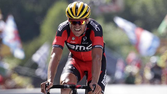 Lancé vers la gagne, Van Avermaet a été renversé par une moto !