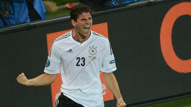 Mario Gomez Kartal oldu!