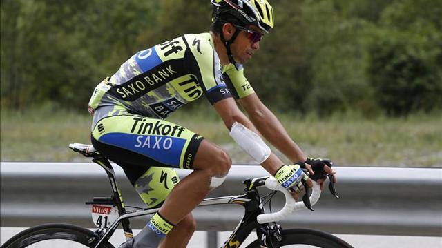 Contador sigue con fiebre y renuncia a la clásica San Sebastián