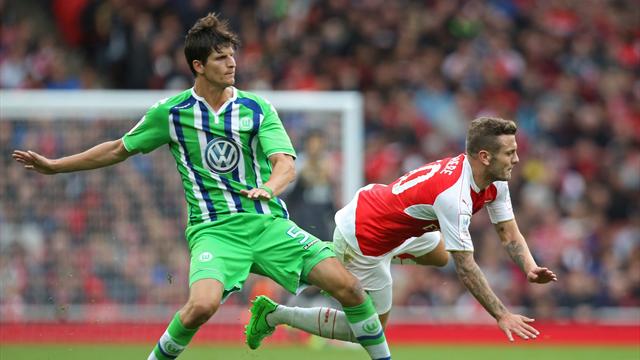 Jack Wilshere iki ay forma giyemeyecek