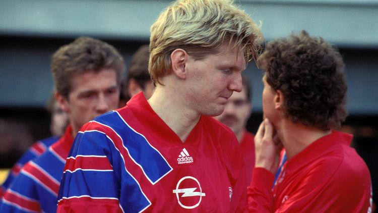 Kein Tag Wie Jeder Andere Stefan Effenberg Sieht Die Erste Gelb