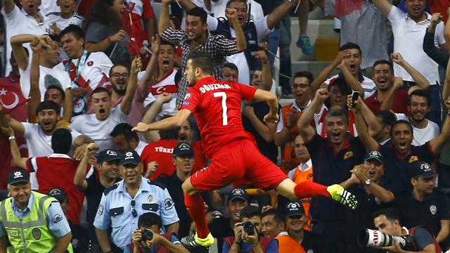 Türkiye'nin Euro 2016'ya doğrudan katılma umutları arttı