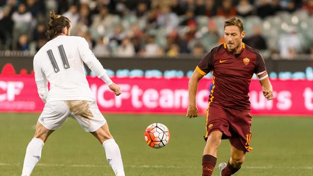 Totti e quell'autografo a Florentino Perez: "L'unico giocatore a rifiutare il Real" Totti e quell'autografo a Florentino Perez: "L'unico giocatore a rifiutare il Real"