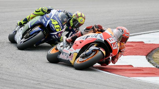 Kein Tag wie jeder andere: Rossi schießt Márquez ab