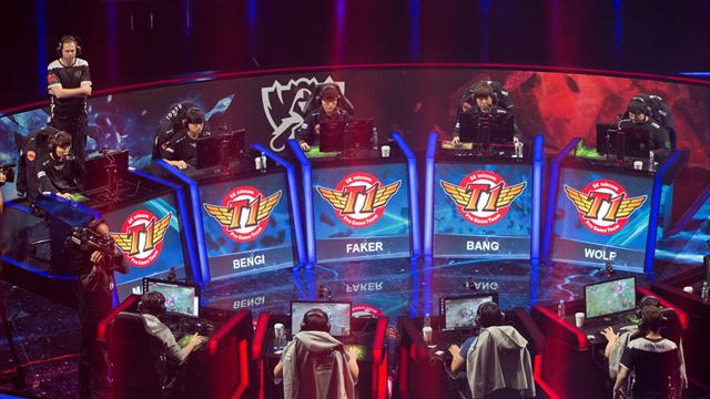 Знакомство с Фэйкерами. Репортаж с финала ЧМ по League Of Legends