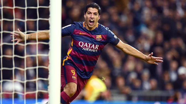 Suarez inspires Barcelona to crushing Clasico win at Real Madrid