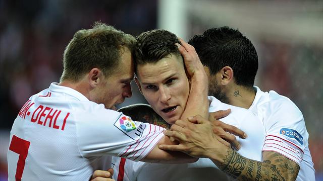 Sevilla final kapısını araladı