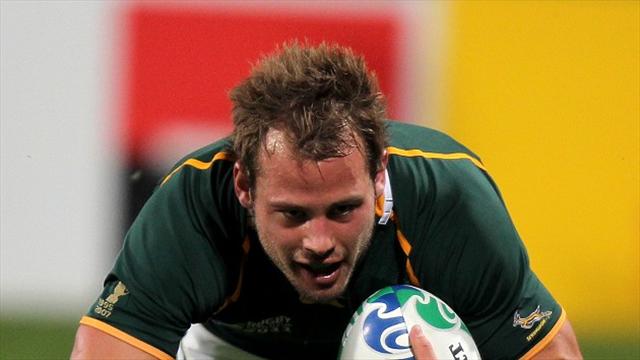Worcester sign South Africa international Hougaard