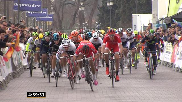 Bouhanni débloque son compteur en 2016 : son sprint victorieux en vidéo Bouhanni débloque son compteur en 2016 : son sprint victorieux en vidéo