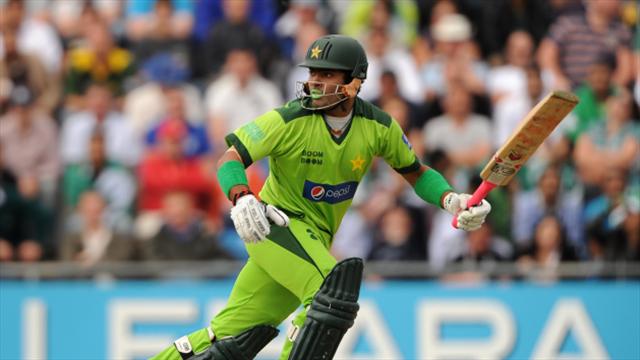 Pakistan suspend Umar Akmal under anti-corruption code
