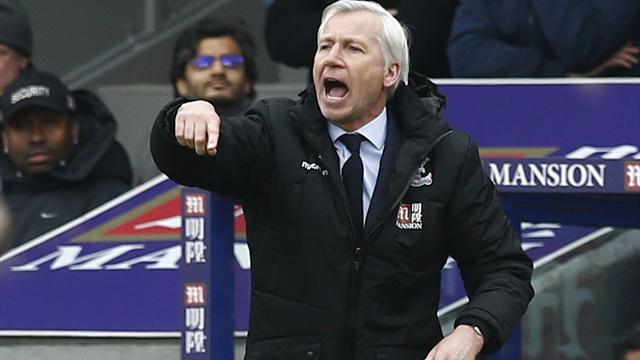 Pardew: Palace were robbed by Benteke dive