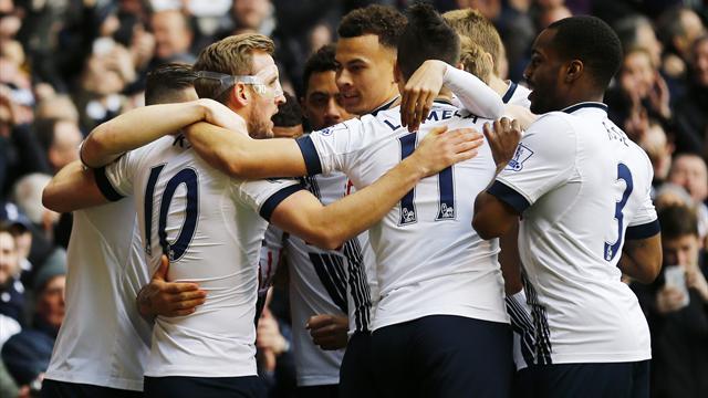Kane double keeps Tottenham title dream alive