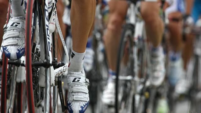 Schwerer Motorrad-Crash: 3. Etappe der Belgien-Rundfahrt abgebrochen