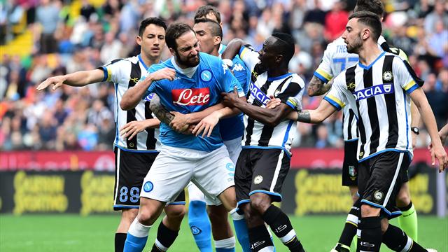 Higuain suspendu 4 matches