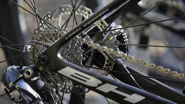 Des vélos à moteurs utilisés pendant la Strade Bianche et Coppi e Bartali ?