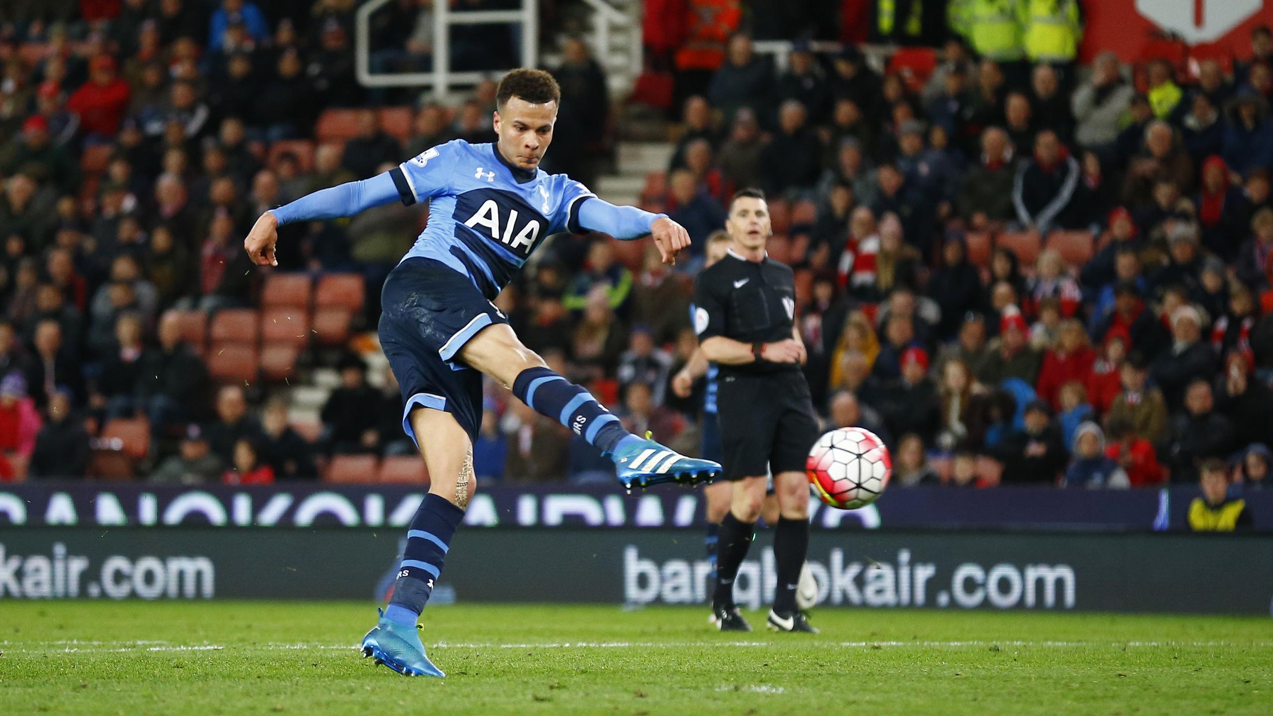 skair football boots