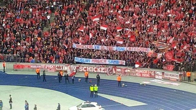 La curva del Bayern Monaco omaggia la Sambenedettese per il ritorno in LegaPro