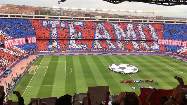 El alucinante recibimiento de la afición cantando a capela con otro impresionante tifo