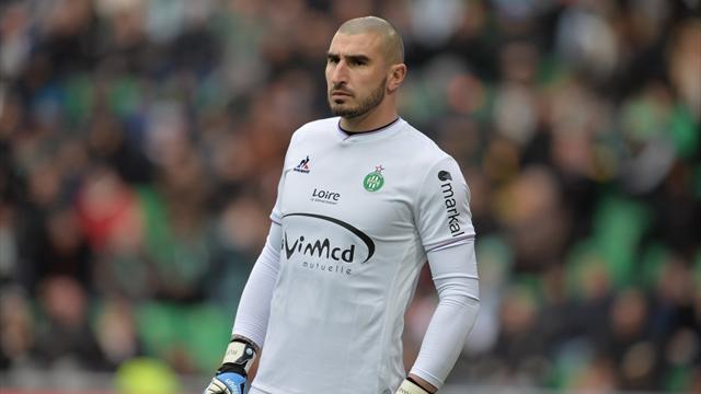 Saint-Etienne attaque en justice l'agent de Ruffier, le gardien ne devrait pas jouer contre Rennes