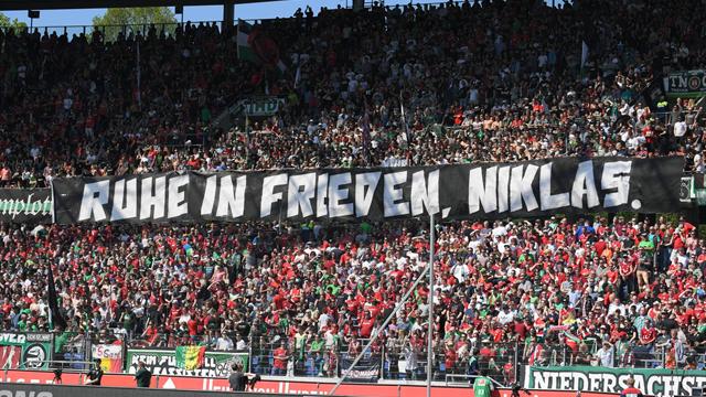 Bewegender Abschied von Hannovers Niklas Feierabend