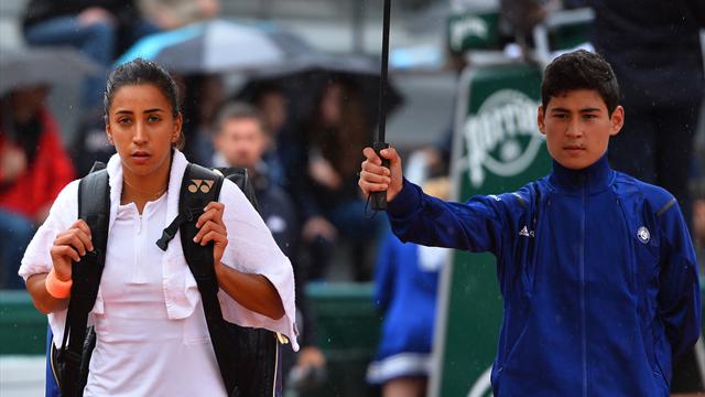 Roland Garros'un ilk gününe yağmur damga vurdu