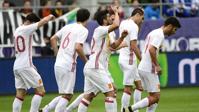 España-Bosnia: Nolito aporrea la puerta (3-1)