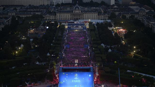 90 000 supporters attendus sur le Champ-de-Mars dimanche