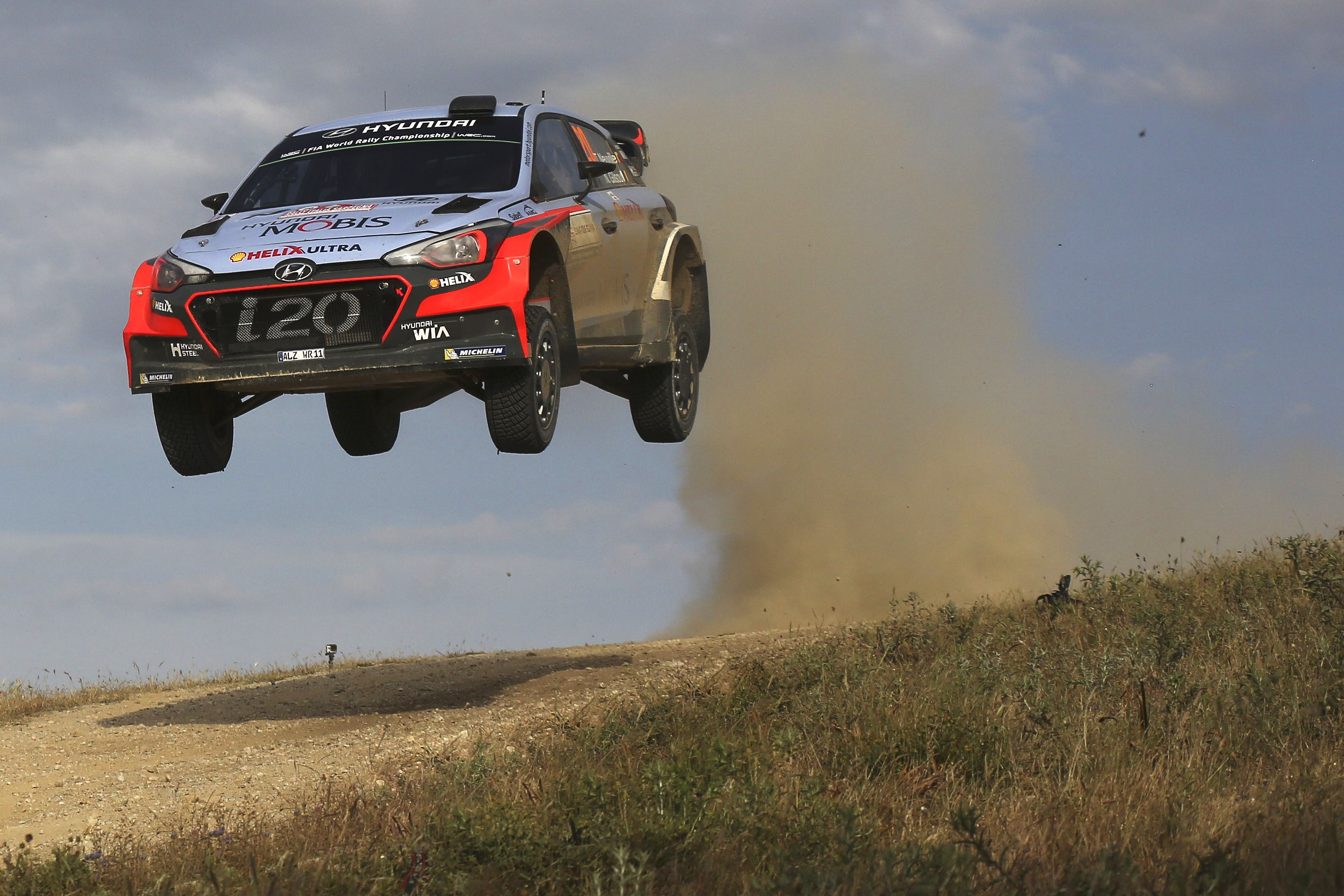 Thierry Neuville (Hyundai MST) au Rallye d'Italie 2016