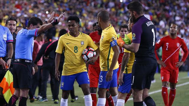 Brasil-Perú: Escandalosa eliminación de la canarinha (0-1)
