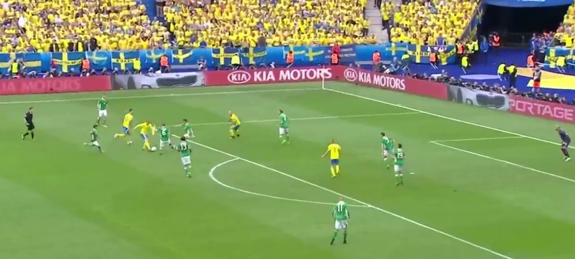 Il gol della Svezia contro l'Irlanda