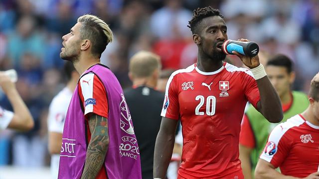 La Suisse avec Djourou et Lang, la Suède sans surprise