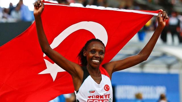 Yasemin'den tarihi duble!