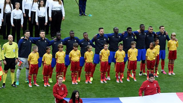 L'assourdissante Marseillaise entonnée par le Stade de France