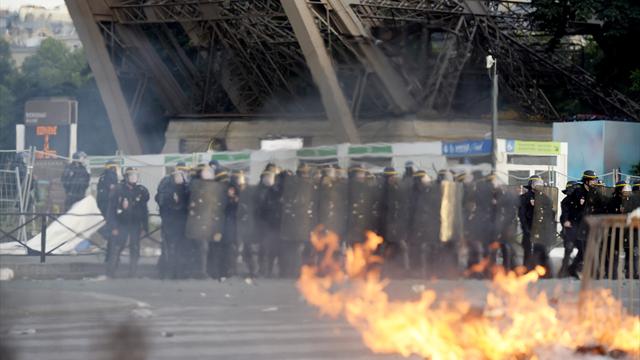 Violent clashes at Paris fan zone; tear gas and water cannon used