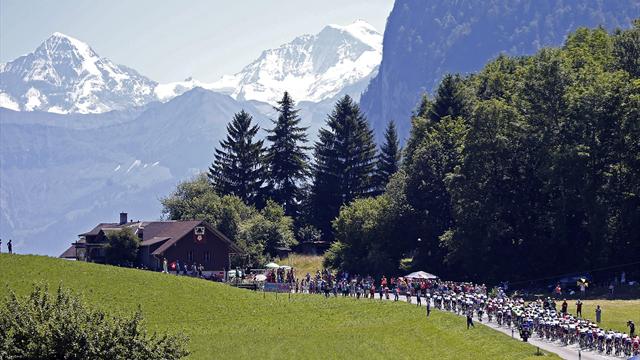 Chris Froome à procura de ritmo nos Alpes