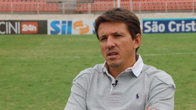 Juninho Paulista : "Neymar doit contrôler ses émotions" Juninho Paulista : "Neymar doit contrôler ses émotions"