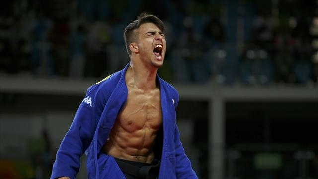 Fabio Basile è Oro Olimpico a Rio 2016: ecco l'ippon vincente dopo soli 84 secondi Fabio Basile è Oro Olimpico a Rio 2016: ecco l'ippon vincente dopo soli 84 secondi