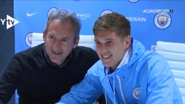 Il Manchester City firma con John Stones Il Manchester City firma con John Stones