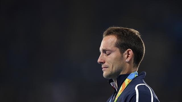 Sifflé sur le podium, Lavillenie termine ses JO sur des larmes