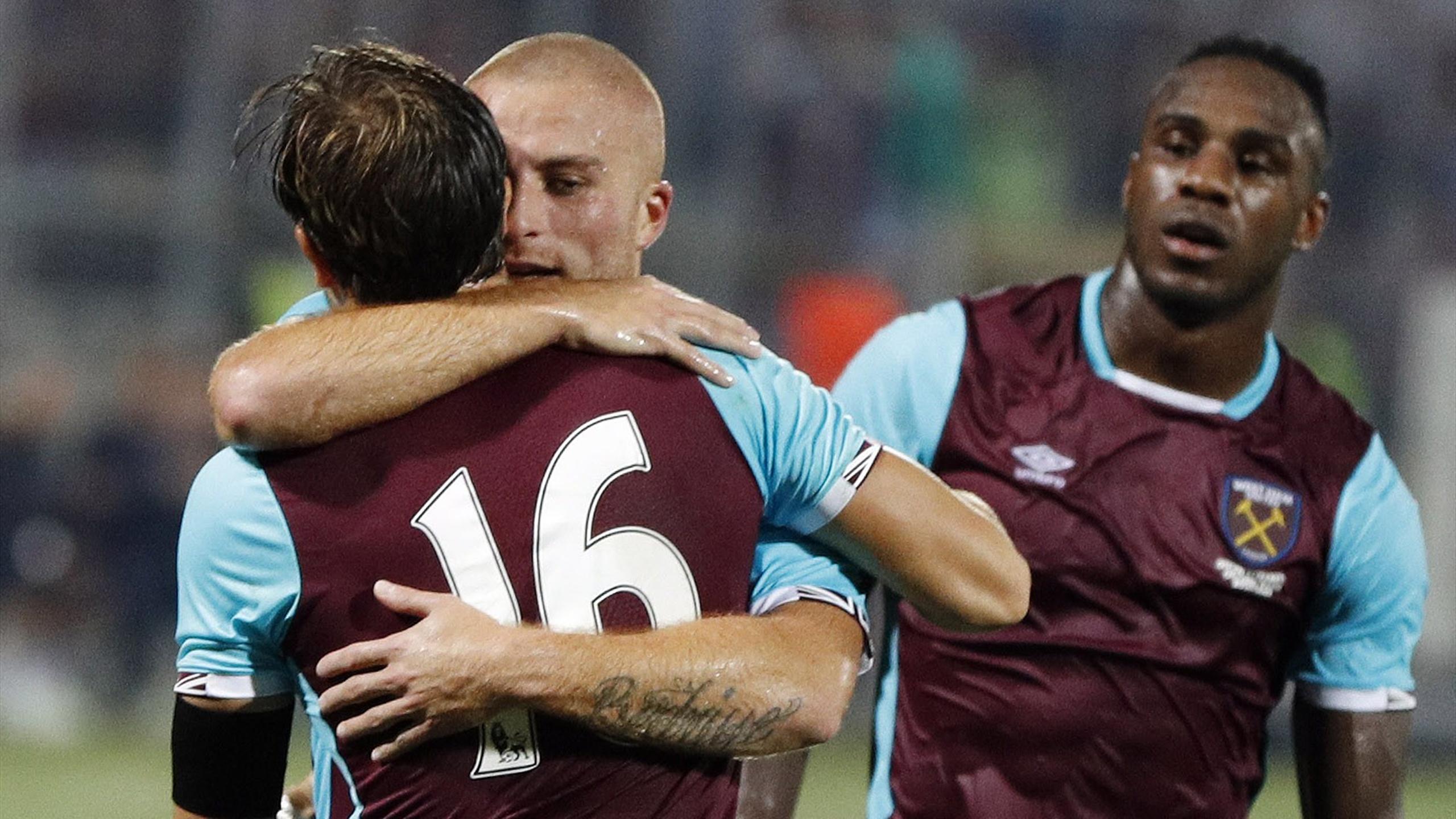 Mark Noble scores penalty as West Ham draw in Romania Europa League