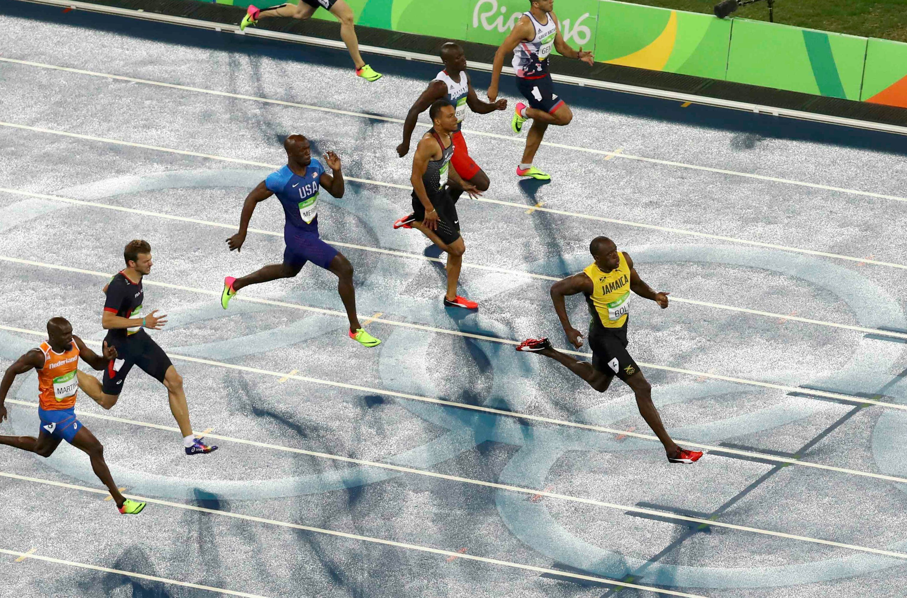 Usain Bolt à l'arrivée du 200m