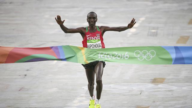 Kenya's Eliud Kipchoge surges to victory in men's marathon
