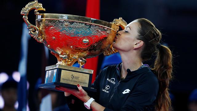 Battling Konta beaten by Radwanska in final
