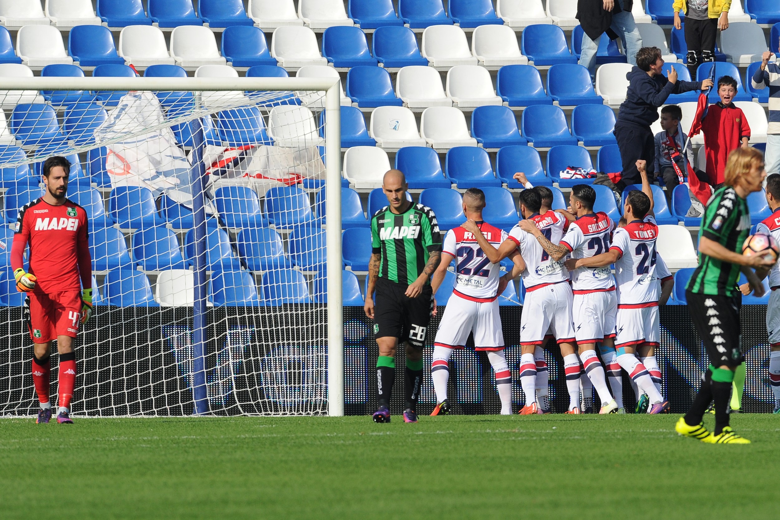 2016, Esultanza Falcinelli, Sassuolo-Crotone, LaPresse