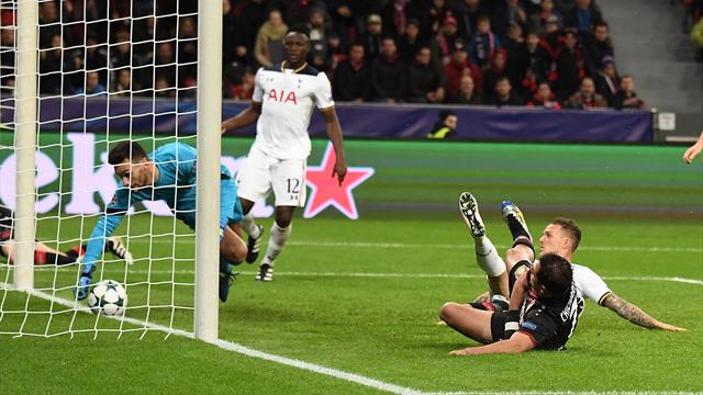 Lloris a réalisé l'arrêt de l'année face à Chicharito