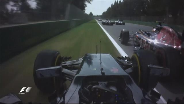 Carlos Sainz, penalizado por echar de la pista a Fernando Alonso