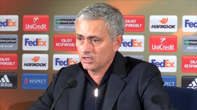 Mourinho : "Fenerbahçe a mis du coeur et le foot se joue avec du coeur" Mourinho : "Fenerbahçe a mis du coeur et le foot se joue avec du coeur"