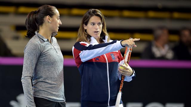 Mauresmo, enceinte de son deuxième enfant, quitte son poste de capitaine