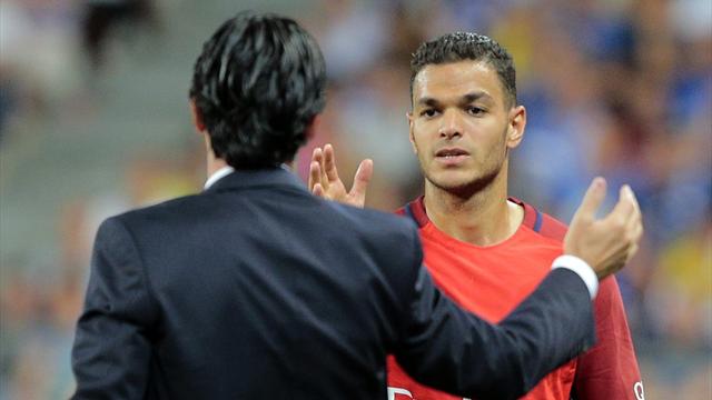 Écarté toute la saison par le PSG, Ben Arfa figure bien sur la photo de famille